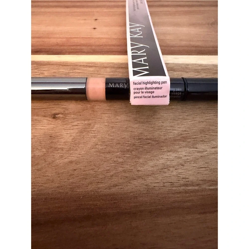 Mary Kay Shade 3 Facial Highlighting Pen New in Box